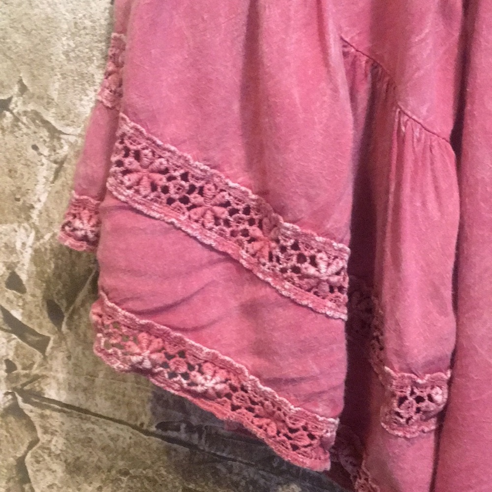 UEC Altar’d State Boho Blouse size small - Picture 2 of 4